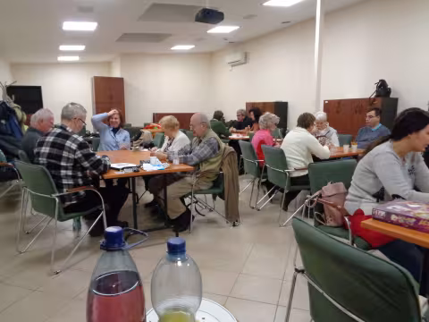 Karácsonyi sokadalom  /Hozz egy játékot és tanítsd/