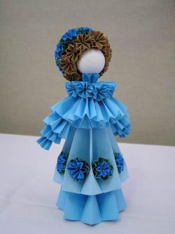 Ácsné Dóczi Éva: Baba kusudama elemből