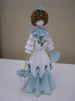Ácsné Dóczi Éva: Baba kusudama elemből