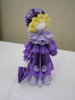 Ácsné Dóczi Éva: Baba kusudama elemből