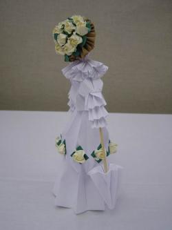 Ácsné Dóczi Éva: Baba kusudama elemből