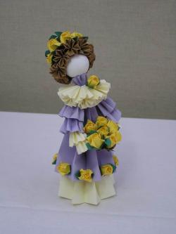 Ácsné Dóczi Éva: Baba kusudama elemből